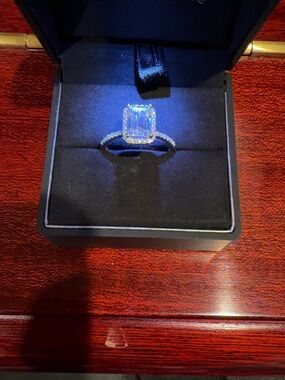 14K white gold Emerald Cut Robbin's Brothers
Engagement Ring 2.01 Carats
